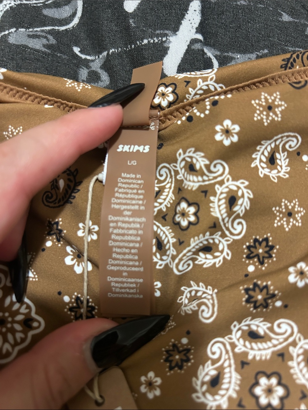 SKIMS Brown Paisley High-Cut Bikini Bottom - Picture 4 of 6